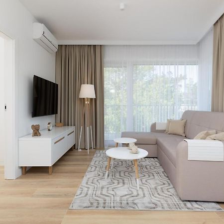 Apartament Przy Plazy Z Aneksem Kuchennym A 24 W Swinoujsciu シフィノウイシチェ エクステリア 写真