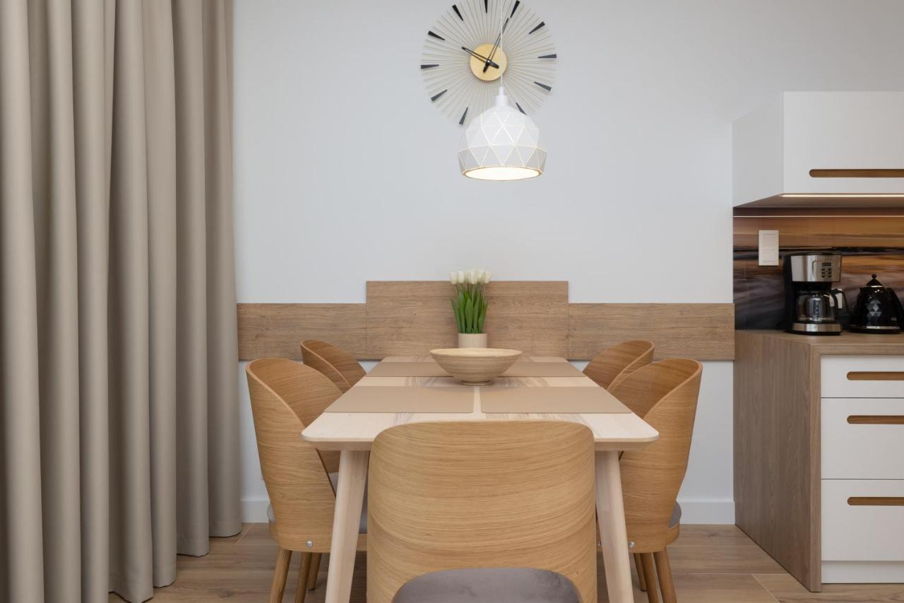 Apartament Przy Plazy Z Aneksem Kuchennym A 24 W Swinoujsciu シフィノウイシチェ エクステリア 写真