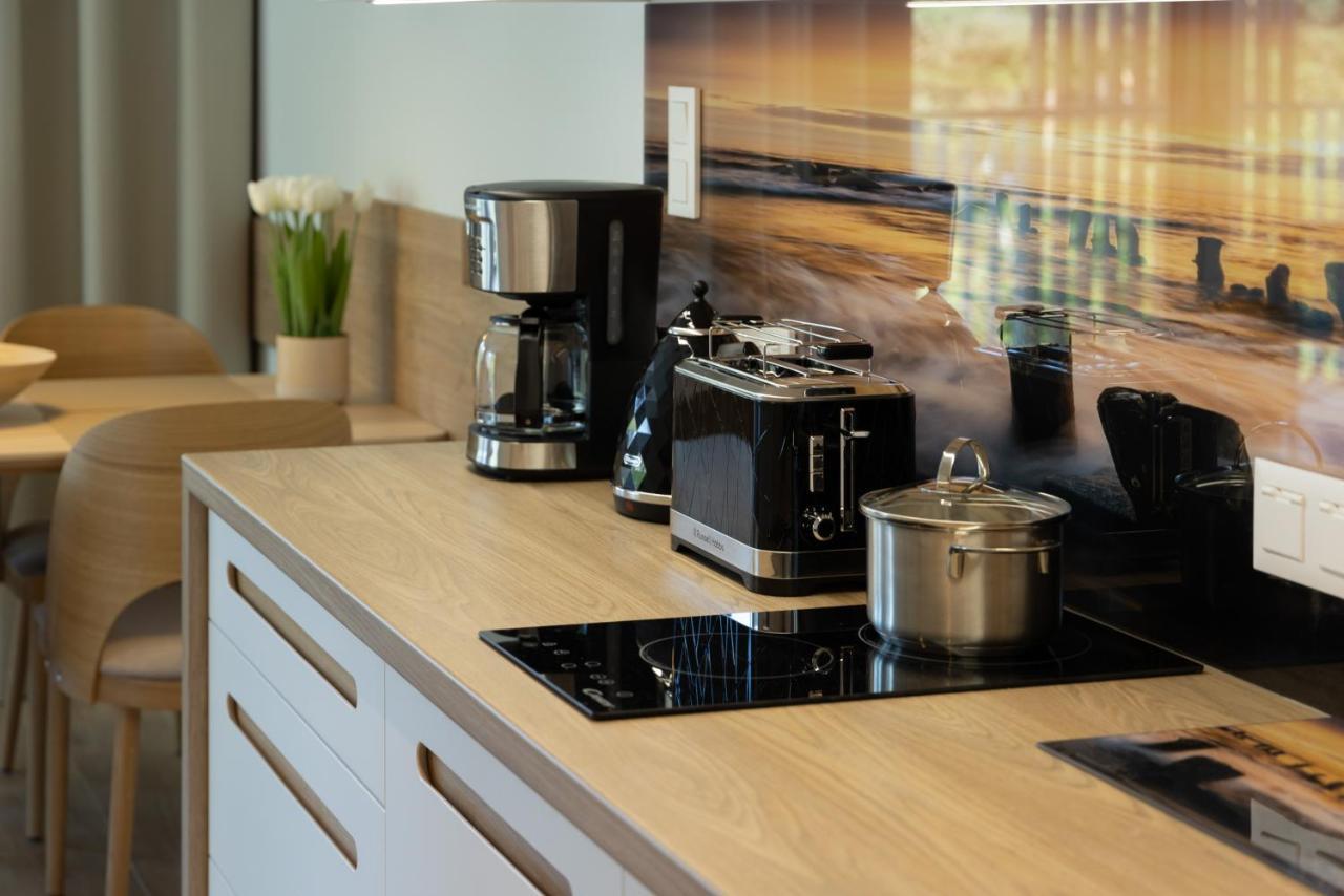 Apartament Przy Plazy Z Aneksem Kuchennym A 24 W Swinoujsciu シフィノウイシチェ エクステリア 写真