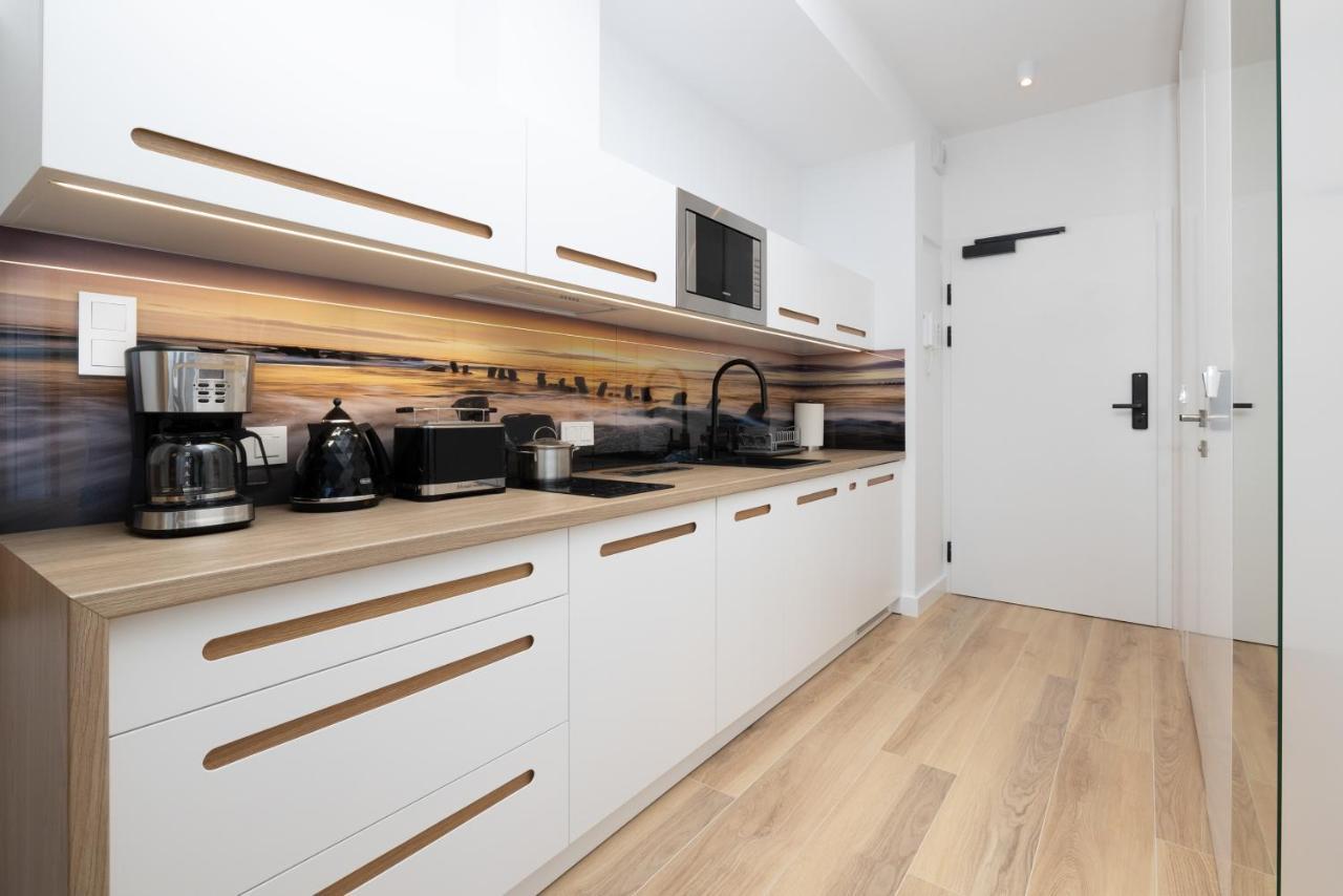 Apartament Przy Plazy Z Aneksem Kuchennym A 24 W Swinoujsciu シフィノウイシチェ エクステリア 写真