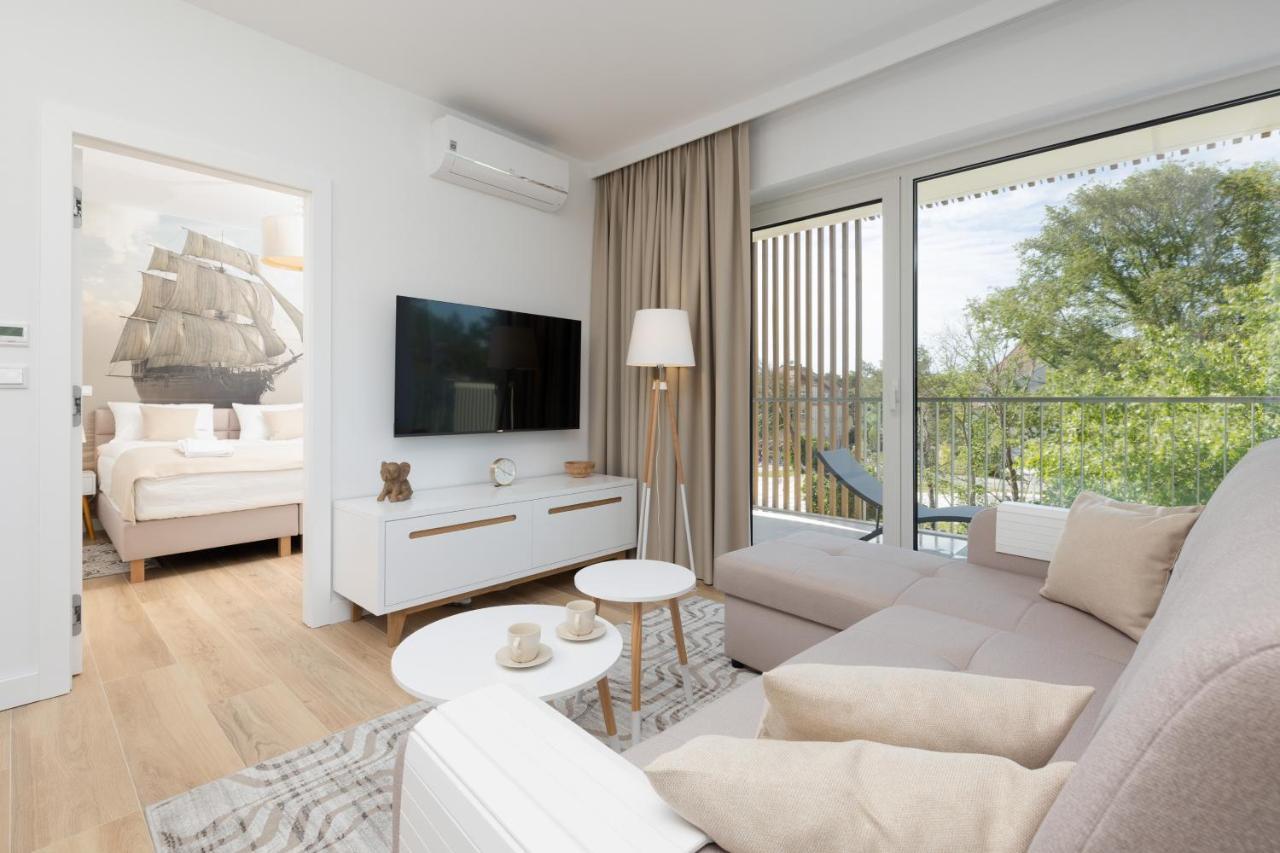 Apartament Przy Plazy Z Aneksem Kuchennym A 24 W Swinoujsciu シフィノウイシチェ エクステリア 写真